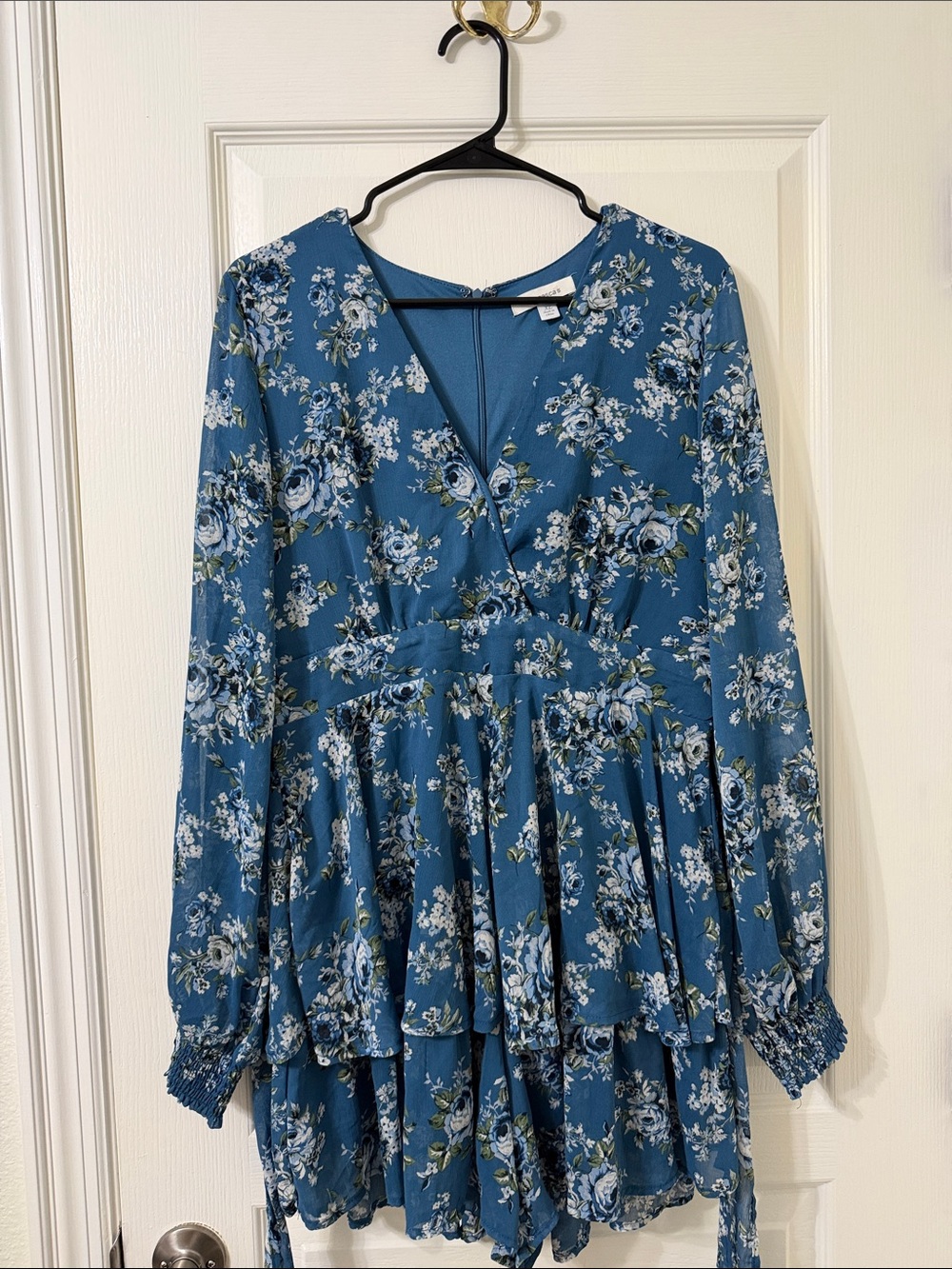 Blue Floral Long-Sleeve Tiered V-Neck Women’s Top